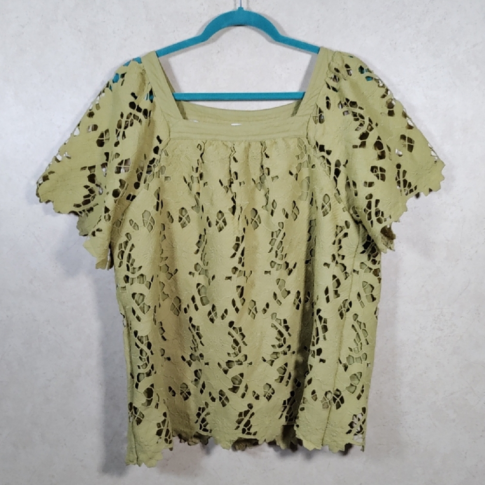 5185 Umgee olive green lined lace square neck blouse L